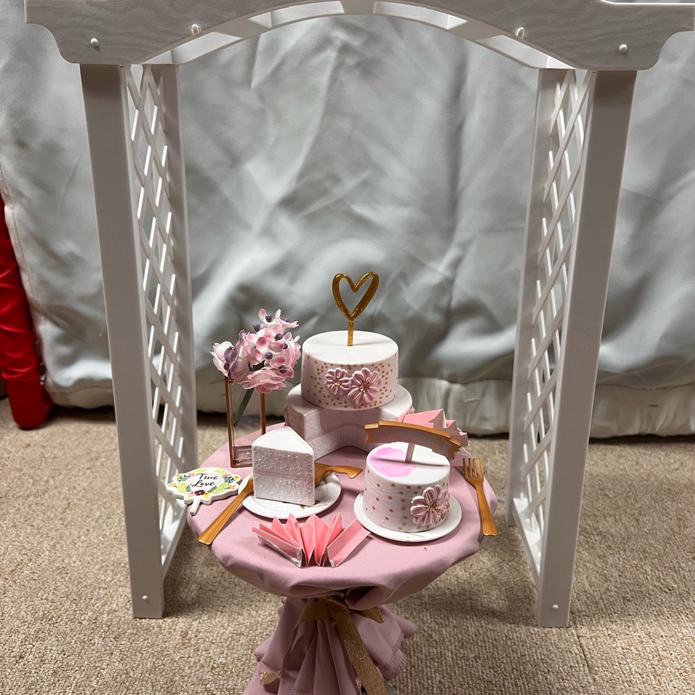 American Girl Blaire's Party Decor w/ Wedding Cake, Flowers, and Table [2019]